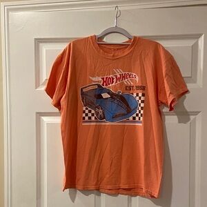 🧡 Women’s Hot Wheels graphic t-shirt